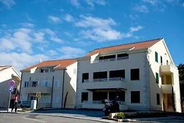 מלון Pervanovo 4*