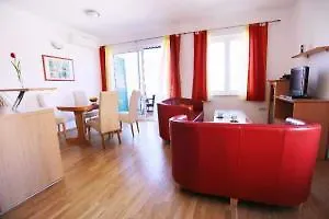 מלון Pervanovo 4*